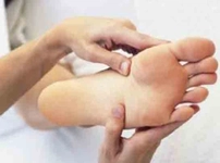 Ayakta Sinir Sıkışması Belirtileri ve Tedavisi